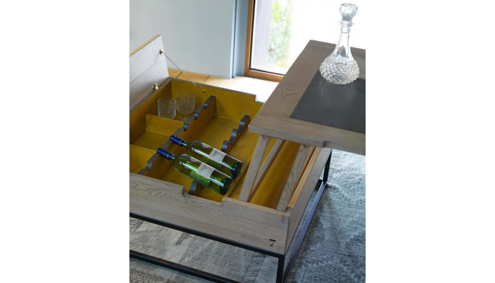 Table basse carrée relevable avec dessus métal...